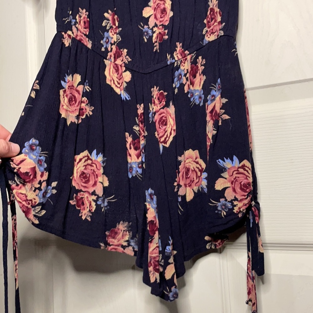 Romper - Picture 2 of 5